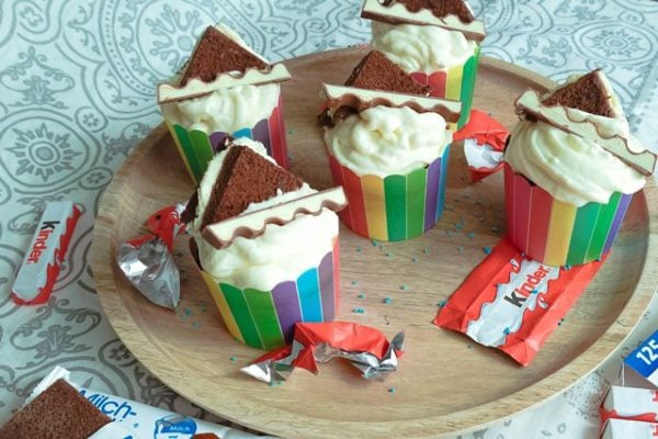 Kinderschokoladen Cupcakes mit Milchschnitte Frosting - Das Weisse vom Ei