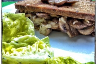 Gegrilltes Champignon-Käse Sandwich {www.dasweissevomei.com}