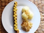 Karamellisiertes Sauerkraut mit Bratwurst und Püree {www.dasweissevomei.com}